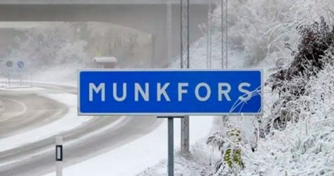 Munkfors Strassenschild Winter 24-25.jpg
